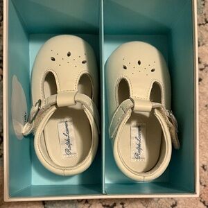 Ralph Lauren baby walker shoes in cream, size 4, like new, slightly worn 2 times